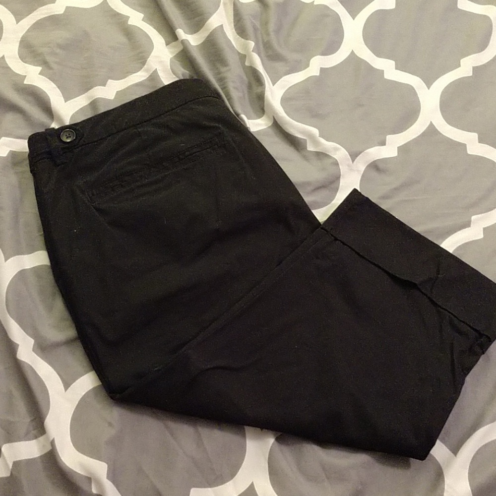 Black Old Navy, cuffed capris